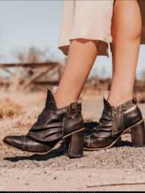 Freebird JERICHO GENUINE LEATHER BOOTIES NEW IN BOX Featival!